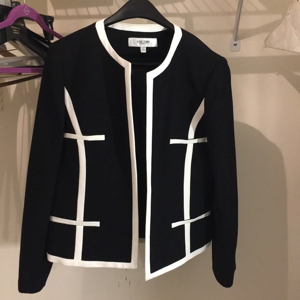 Jones studio black and white blazer